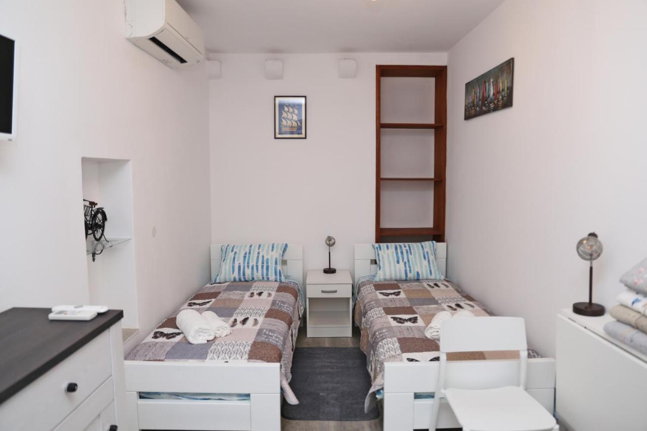 Sailboat House Apartment กอร์จูลา ภายนอก รูปภาพ