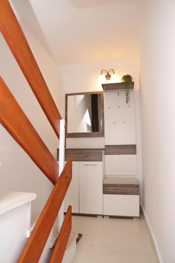 Sailboat House Apartment กอร์จูลา ภายนอก รูปภาพ